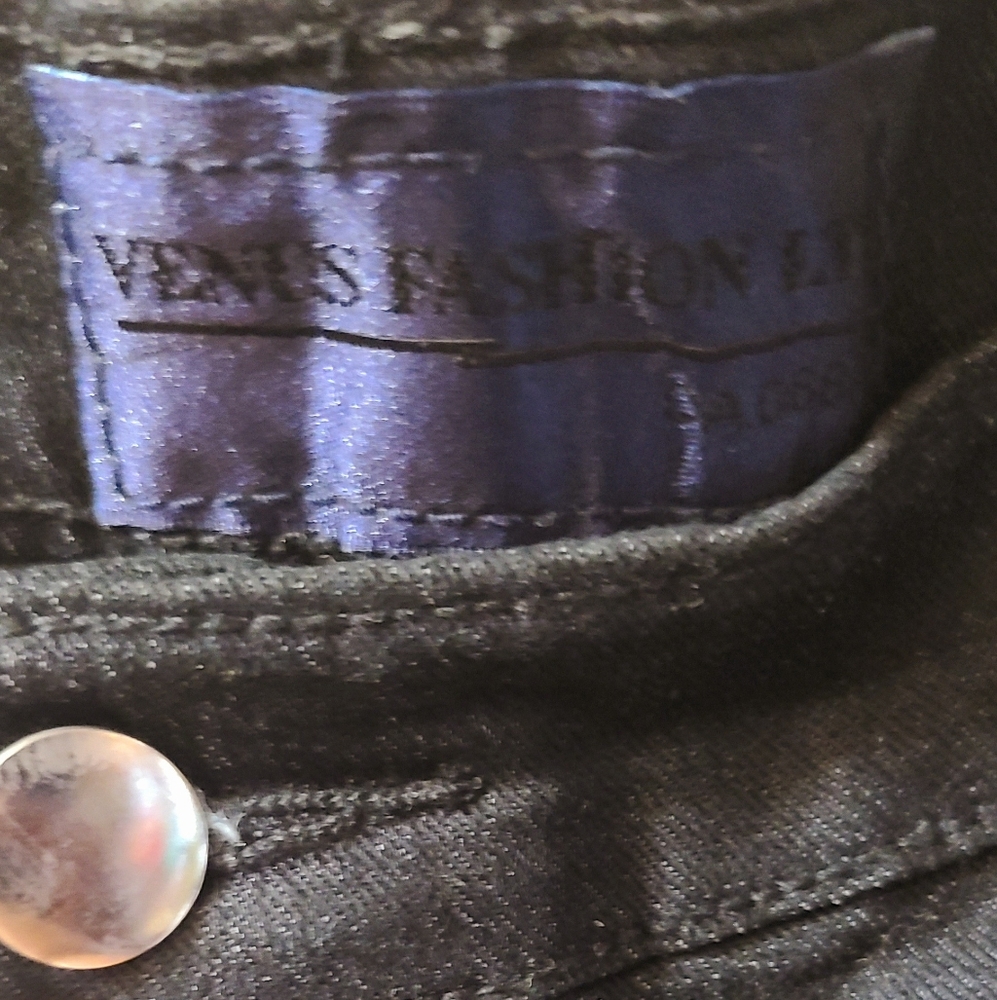 Jeans - Picture 3 of 3